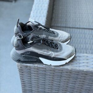 Size 7.5 M / 9W Nike Air Max 2090 trainers